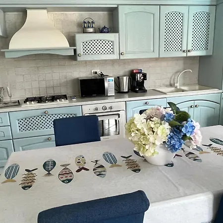 Villa Vittoria With Large Private Heated Swimming Pool Complete With Hidromassage For Exclusive Use , Sea And Beach View, 150 Meters From The Beach, Pool Surface 60 Mq, Pool Depth 140 Cm , Free Parking And Wifi * Torre delle Stelle