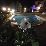 Vittoria With Heated And Large Private Swimming Pool For Exclusive Use , Sea And View, 150 Meters From The Beach, Pool Surface 60 Mq , 645 Sq Ft, Pool Depth 140 Cm ,55 Inches, Parking And Wifi Free ヴィラ *