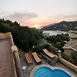 Vittoria With Heated And Large Private Swimming Pool For Exclusive Use , Sea And View, 150 Meters From The Beach, Pool Surface 60 Mq , 645 Sq Ft, Pool Depth 140 Cm ,55 Inches, Parking And Wifi Free * Torre delle Stelle
