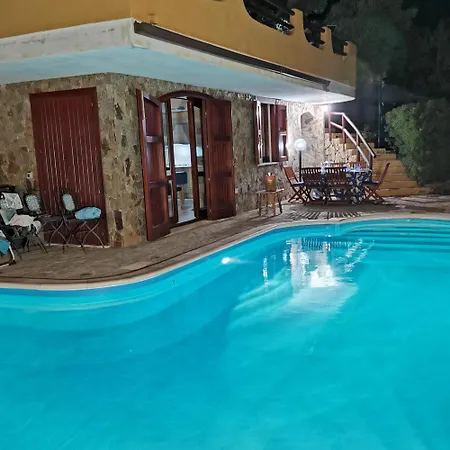 Vittoria With Large Private Heated Swimming Pool Complete With Jacuzzi For Exclusive Use , Sea And View, 150 Meters From The Beach, Pool Surface 60 Mq , 645 Sq Ft, Pool Depth 140 Cm ,55 Inches, Parking And Wifi Free Villa