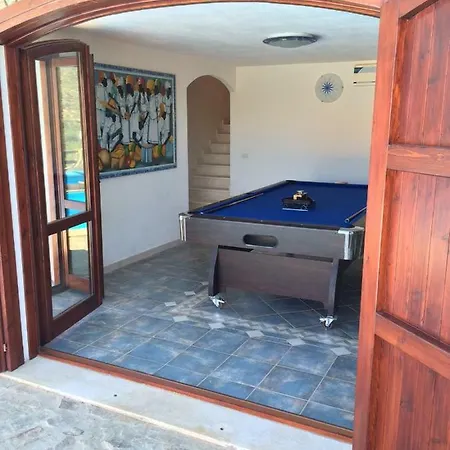 Villa Vittoria With Large Private Heated Swimming Pool Complete With Hidromassage For Exclusive Use , Sea And Beach View, 150 Meters From The Beach, Pool Surface 60 Mq, Pool Depth 140 Cm , Free Parking And Wifi *