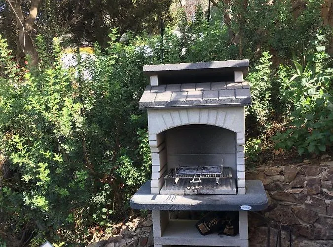 Villa Vittoria With Large Private Heated Swimming Pool Complete With Jacuzzi For Exclusive Use , Sea And View, 150 Meters From The Beach, Pool Surface 60 Mq , 645 Sq Ft, Pool Depth 140 Cm ,55 Inches, Parking And Wifi Free Torre delle Stelle