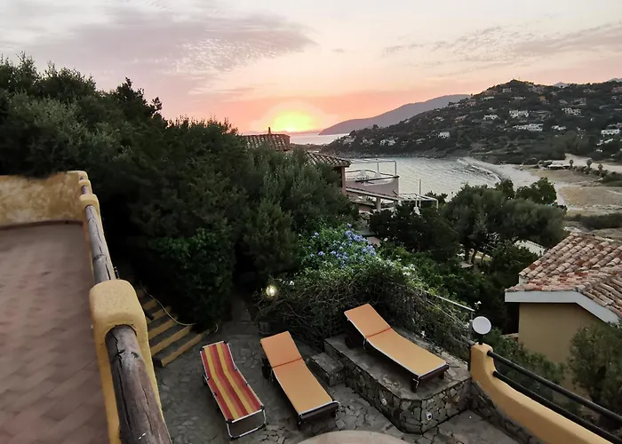 Vittoria With Large Private Heated Swimming Pool Complete With Jacuzzi For Exclusive Use , Sea And View, 150 Meters From The Beach, Pool Surface 60 Mq , 645 Sq Ft, Pool Depth 140 Cm ,55 Inches, Parking And Wifi Free * Torre delle Stelle