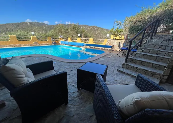 Villa Vittoria With Large Private Heated Swimming Pool Complete With Jacuzzi For Exclusive Use , Sea And View, 150 Meters From The Beach, Pool Surface 60 Mq , 645 Sq Ft, Pool Depth 140 Cm ,55 Inches, Parking And Wifi Free Torre delle Stelle