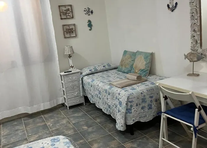 Villa Vittoria With Large Private Heated Swimming Pool Complete With Jacuzzi For Exclusive Use , Sea And View, 150 Meters From The Beach, Pool Surface 60 Mq , 645 Sq Ft, Pool Depth 140 Cm ,55 Inches, Parking And Wifi Free Torre delle Stelle