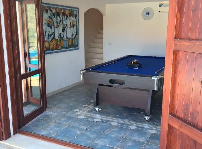 Vittoria With Large Private Heated Swimming Pool Complete With Jacuzzi For Exclusive Use , Sea And View, 150 Meters From The Beach, Pool Surface 60 Mq , 645 Sq Ft, Pool Depth 140 Cm ,55 Inches, Parking And Wifi Free *